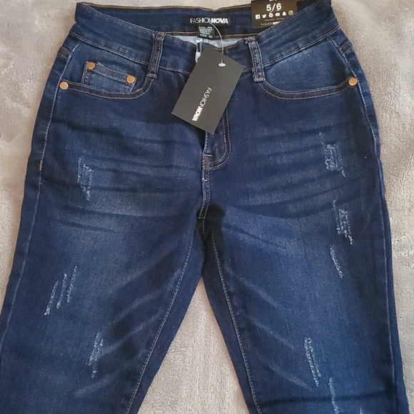 Fashion Nova Jeans - Picture 4 of 5